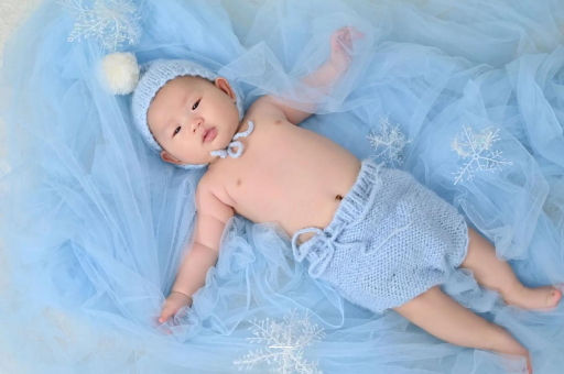 新乡宝宝从床上掉下来